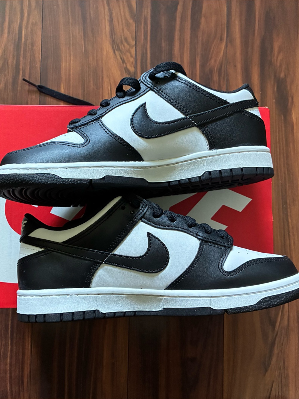 Nike Dunk Low Panda - Picture 2 of 2